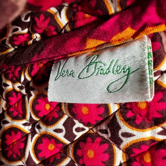Vera Bradley Crossbody Bag in (RETIRED) Carnaby Pattern - Picture 11 of 11